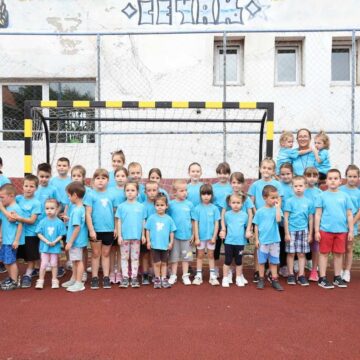 Održan rukometni turnir „KARASI I LEGENDE RUKOMETA“