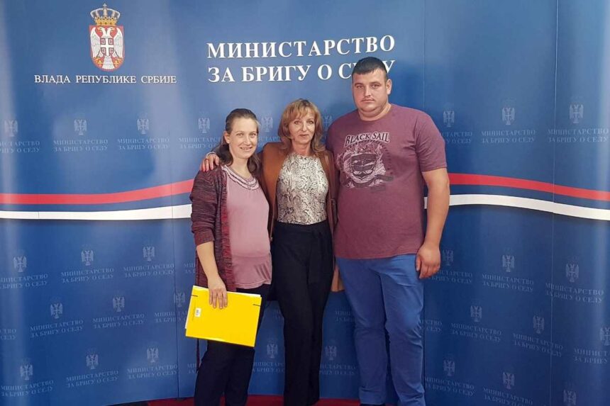 Potpisan još jedan ugovor o dodeli bespovratnih sredstava za kupovinu seoske kuće