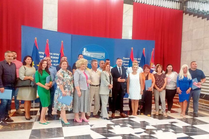 ugovori_romi_01 Dodeljeni ugovori za unapređenje položaja Roma na teritoriji opštine Sečanj