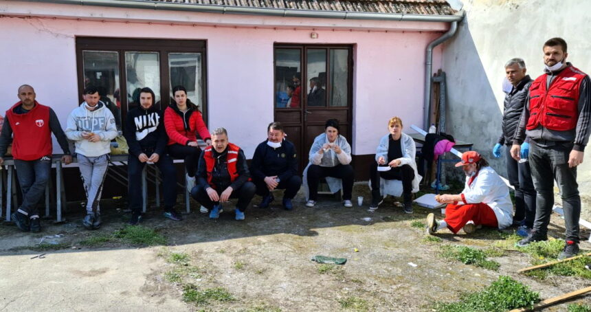 Četvrti dan podele paketa pomoći penzionerima